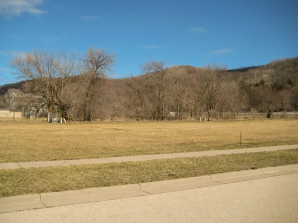 1602 Welter Dr, Prairie Du Chien, WI 53821