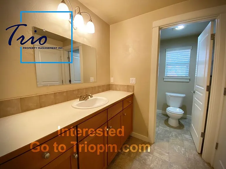 2472 Mountain Ter — Photo 15
