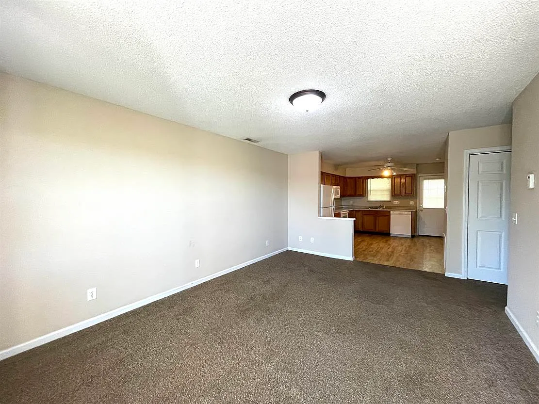 Good Credit Required! — Photo 4