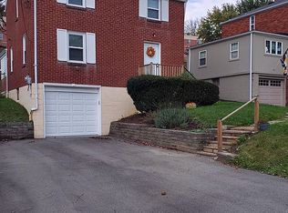 1168 Grandview Dr, Bethel Park, PA 15102