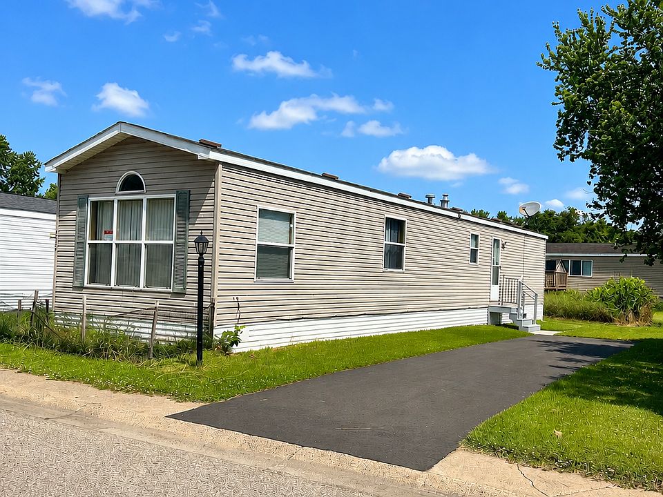 1st image of 3567 91st Ct NE