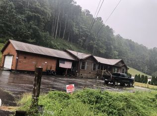 9694 Daniel Boone Pkwy, Foster, WV 25081