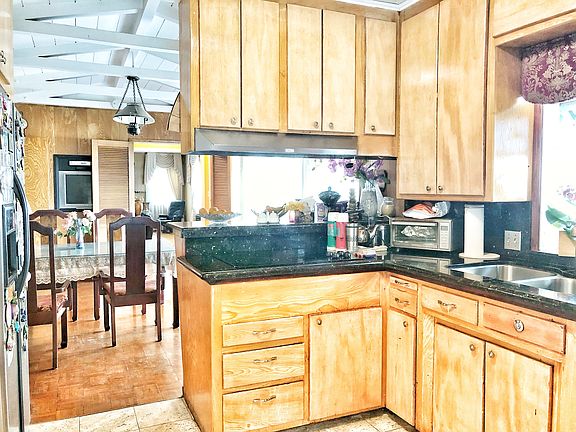 4th image of 4305 Caledonia Way