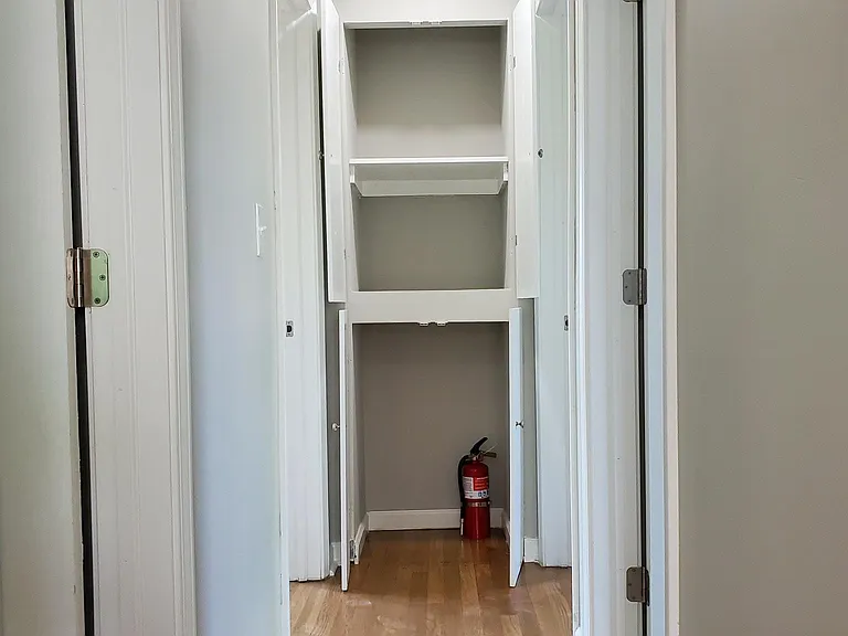 952 Lilley Ave — Photo 9