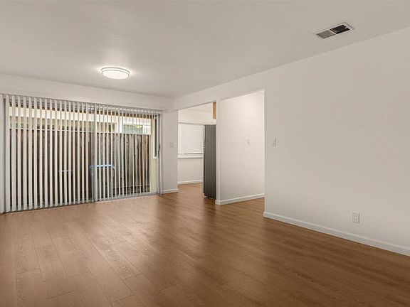2nd image of 4954 Union Ave