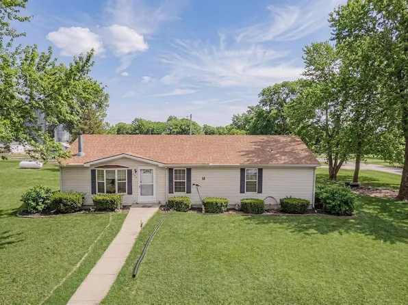 210 S Michigan St, Leonardville, KS 66449