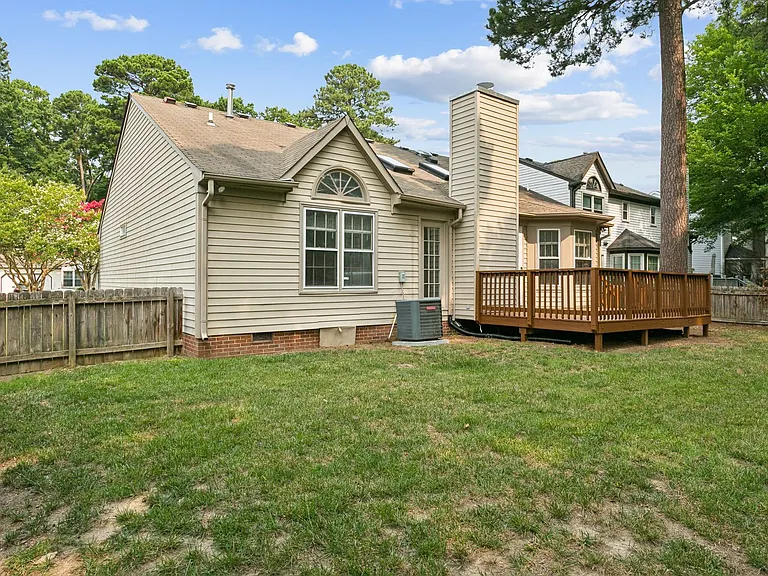 903 Belvoir Cir — Photo 25