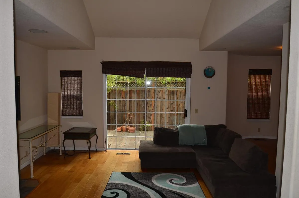 1220 Capri Dr photo 1