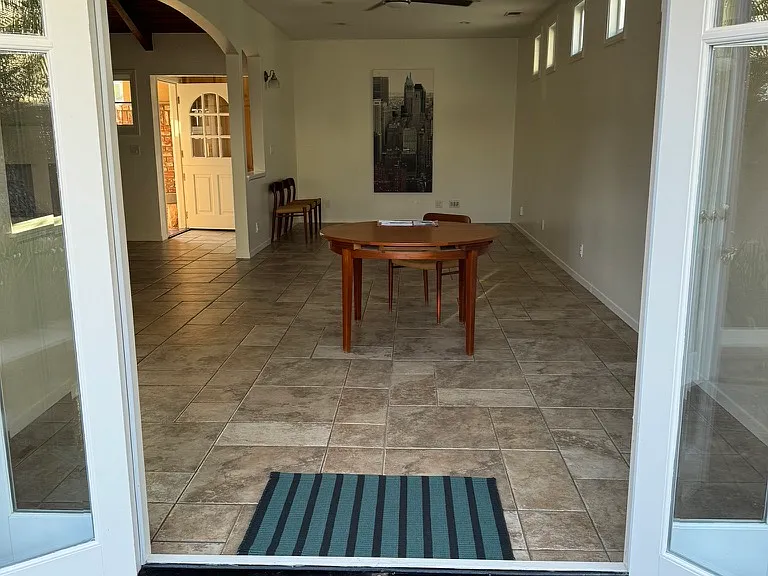 416 Aliso Ave — Photo 4