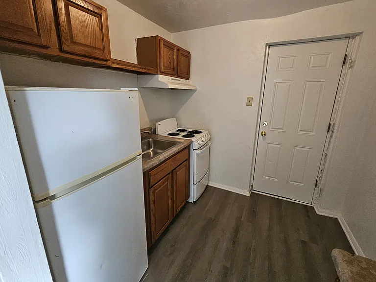 1023 Wallace Ave #4 — Photo 5