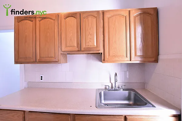 Rented by Clove Realty LLC | media 20