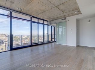 111 Bathurst St #1202, Toronto, ON M5V 0M9