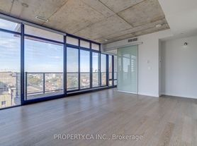 111 Bathurst St