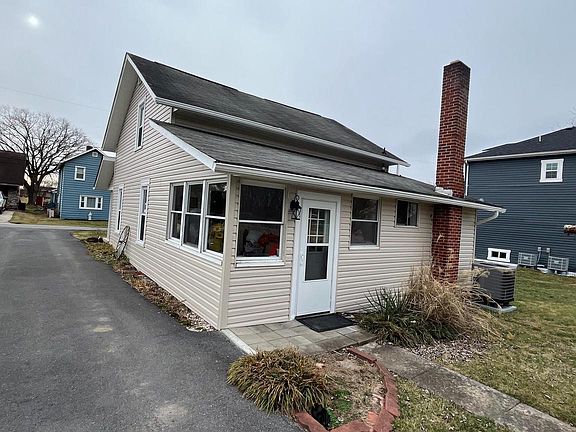 4th image of 80 N Old Mill Dr