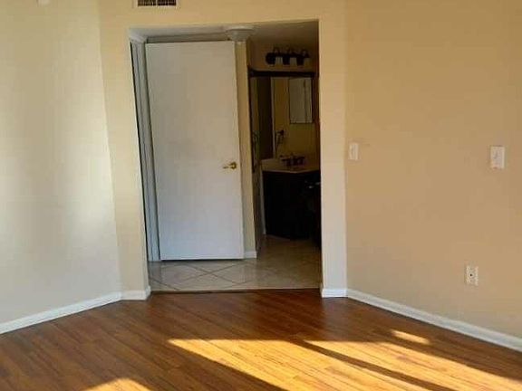 3rd image of 4306 Lakeway Dr APT 1