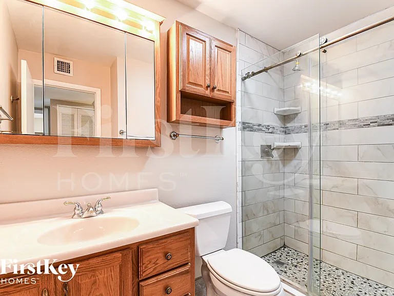614 E Greenway Dr — Photo 14