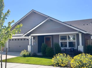 1757 NE 3rd St, Redmond, OR