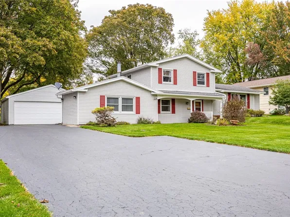 111 Wedgewood Dr, Penfield, NY 14526