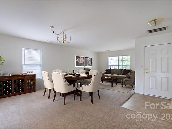 4th image of 3815 Larkhaven Village Dr