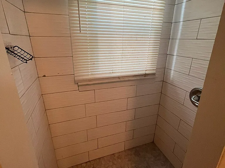 5305 Wood St — Photo 12