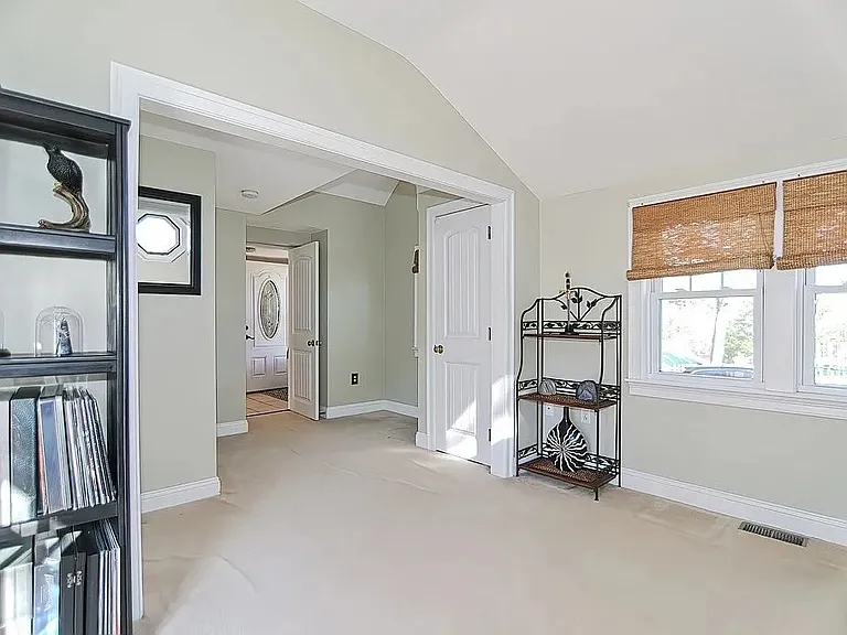 134 Lake Dr — Photo 4
