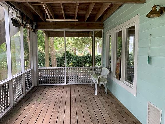 Screened in porch