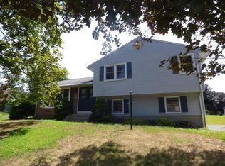 8 New Crest St, Ludlow, MA 01056