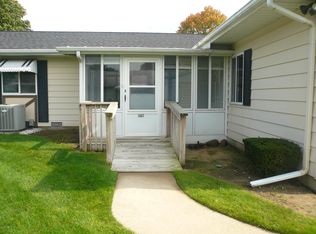 5667 Leisure South Dr SE, Kentwood, MI 49548