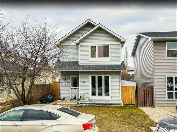 95 W Castlegreen Close NE, Calgary, AB T3J 1Y6