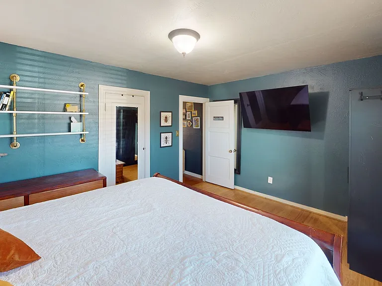 186 E St — Photo 9