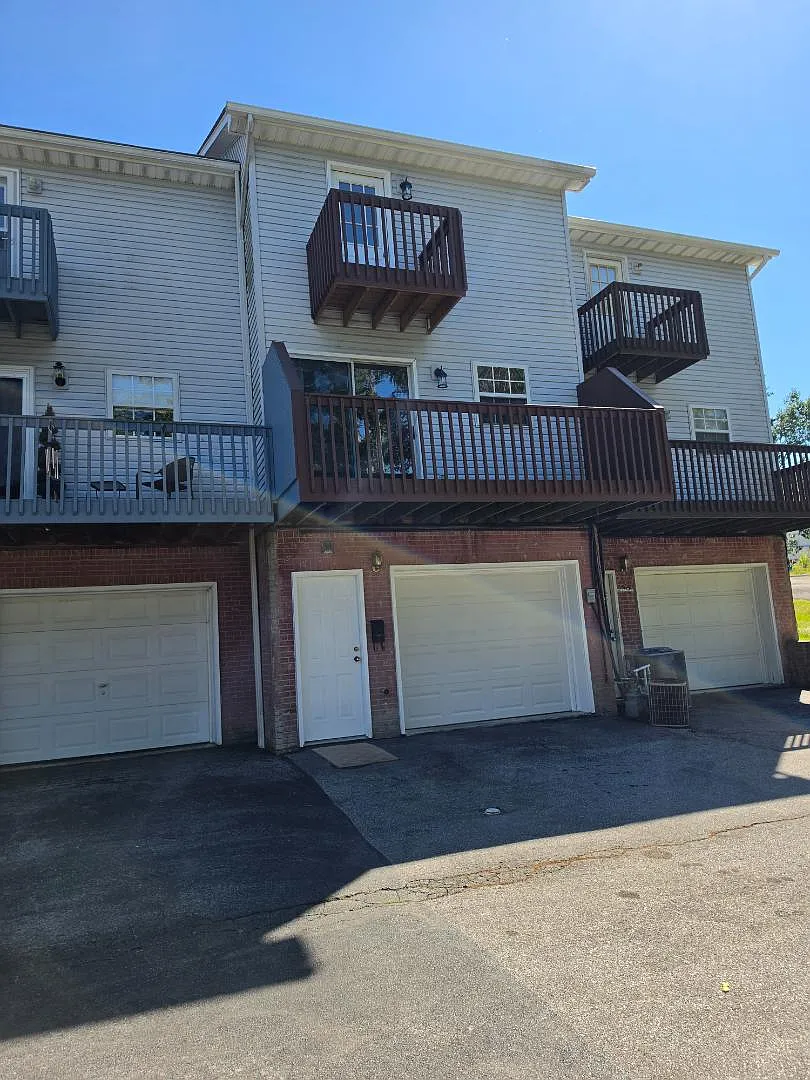 219 Hunter Hills Cir - 219 Hunter Hills #12 — Photo 3