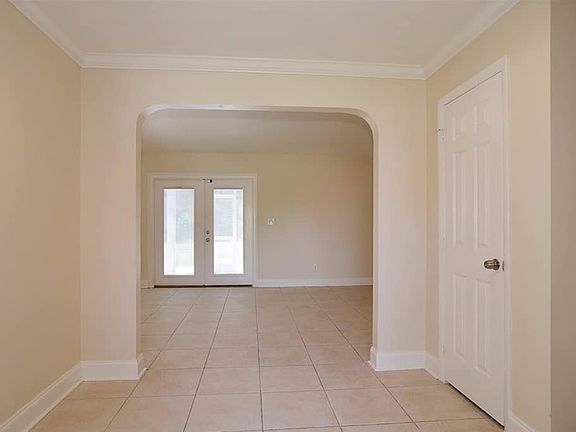 2nd image of 1318 SW Bartell Ave