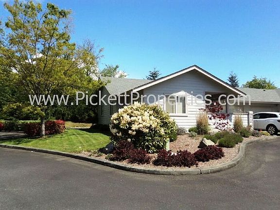 2nd image of 925 NW Leisure Ln