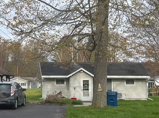 5140 Paradise Dr, Beaverton, MI 48612