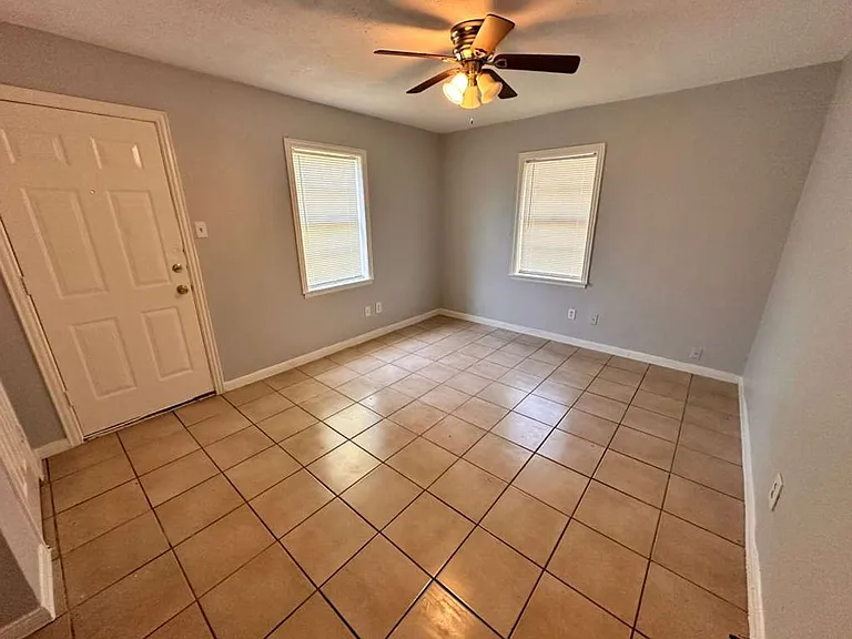 306 Lake Rd — Photo 11