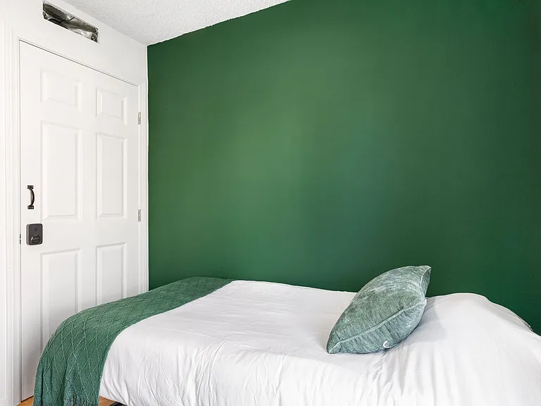 1823 Pelham Ave #1 — Photo 19