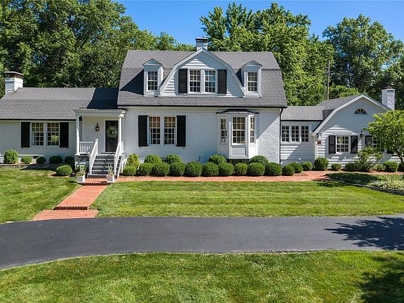 2nd image of 3 Alden Ln