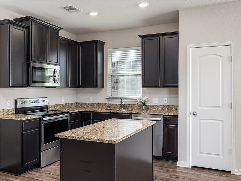13712 Charles W Fairbanks Cv — Photo 3