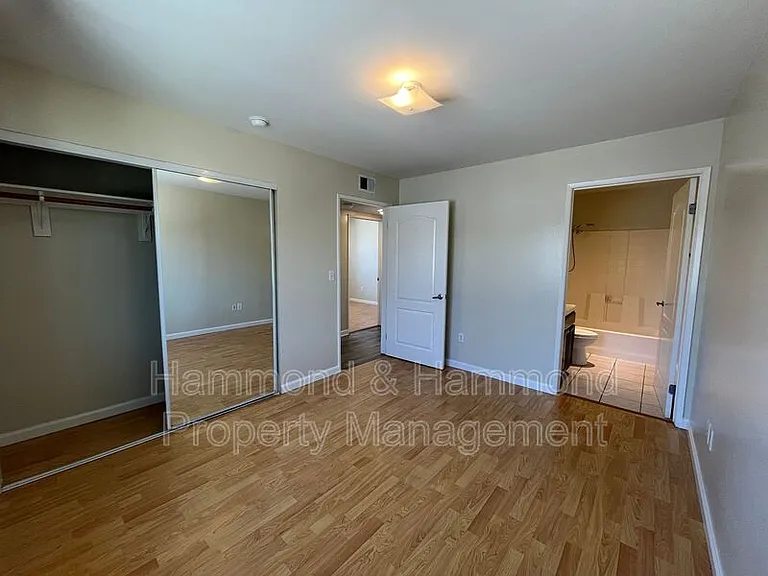 6916 Agnes Ave #4 — Photo 16