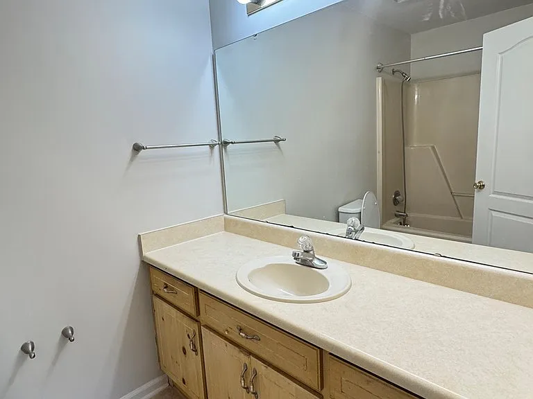 5222 Northridge Rd N — Photo 10
