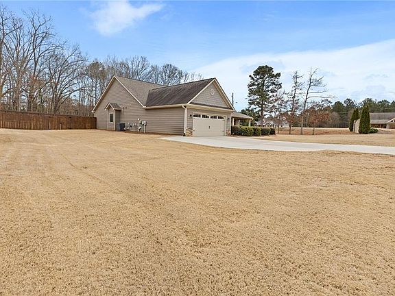 2nd image of 29 Arbor Way