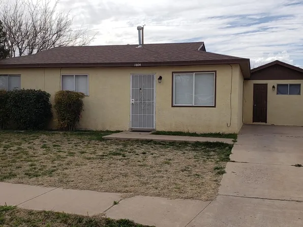 1604 S Holland Dr, Roswell, NM 88203
