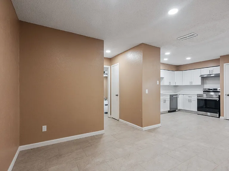 6713 Biggs Ct — Photo 10