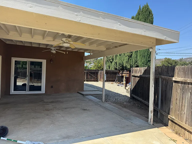 1877 Honeysuckle Ln — Photo 17