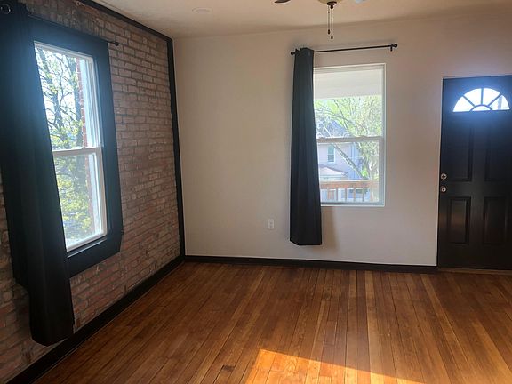 2nd image of 520 1/2 Northrup Ave