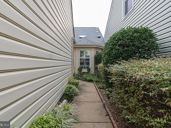 4th image of 11484 Chelsea Ct