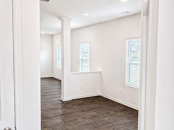2nd image of 429 Gentle Bend Cv