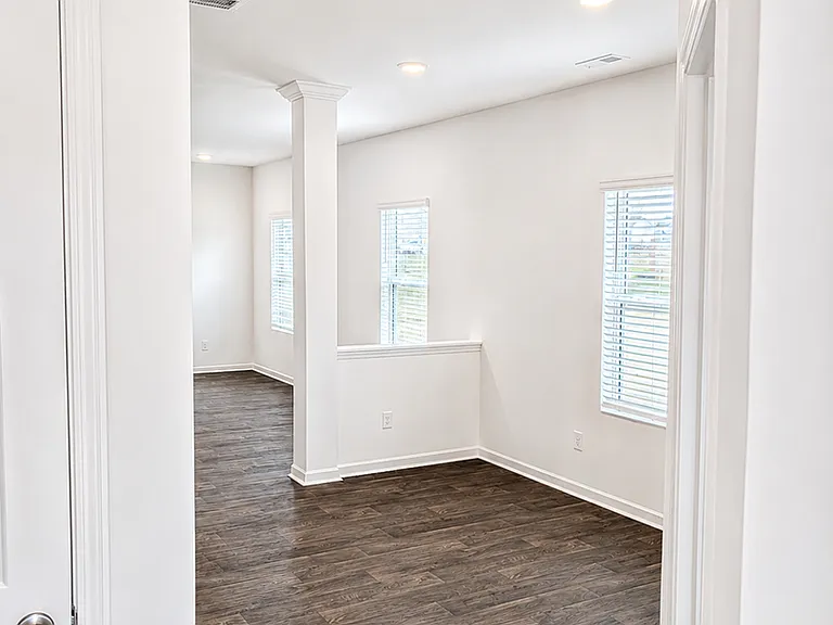 429 Gentle Bend Cv — Photo 2