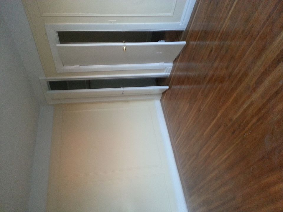 2nd image of 145 Nagle Ave APT 3H