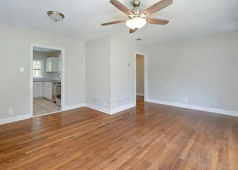 505 Wright Ave — Photo 7